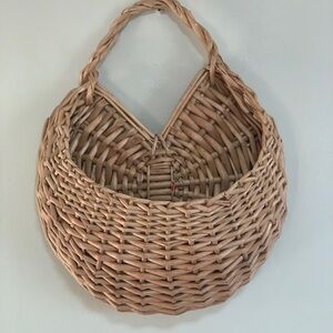 Large Rustic Vintage Wicker Basket Wall Pocket Hanging Organizer 16” Farmhouse